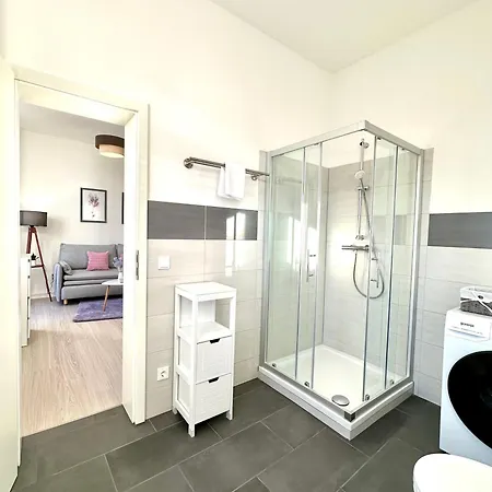 Am Harz Mit Kueche, Balkon, Waschmaschine, Parkplatz Mit Wallbox Apartment Ballenstedt