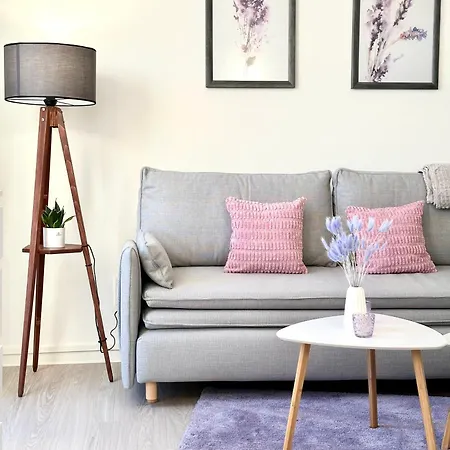 Apartment Am Harz Mit Küche, Balkon, Waschmaschine, Parkplatz Mit Wallbox Ballenstedt