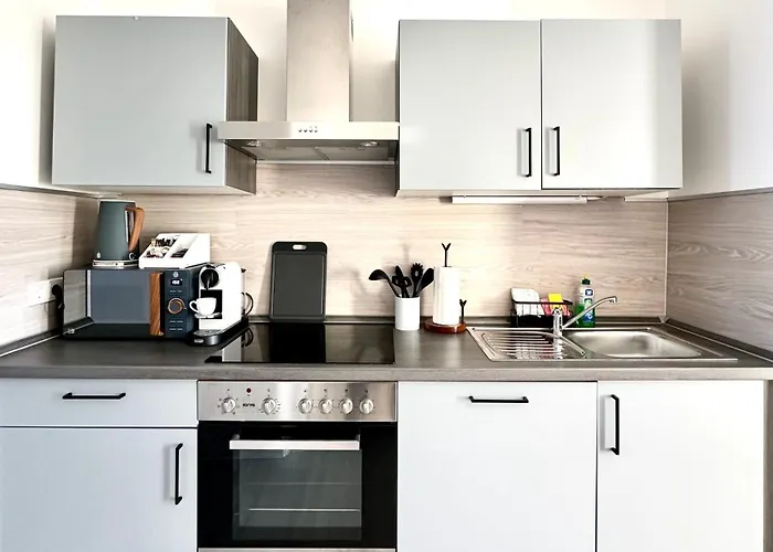 Am Harz Mit Kueche, Balkon, Waschmaschine, Parkplatz Mit Wallbox Appartement Ballenstedt