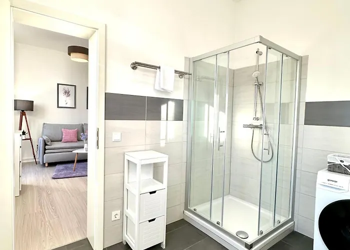 Am Harz Mit Kueche, Balkon, Waschmaschine, Parkplatz Mit Wallbox Appartement Ballenstedt